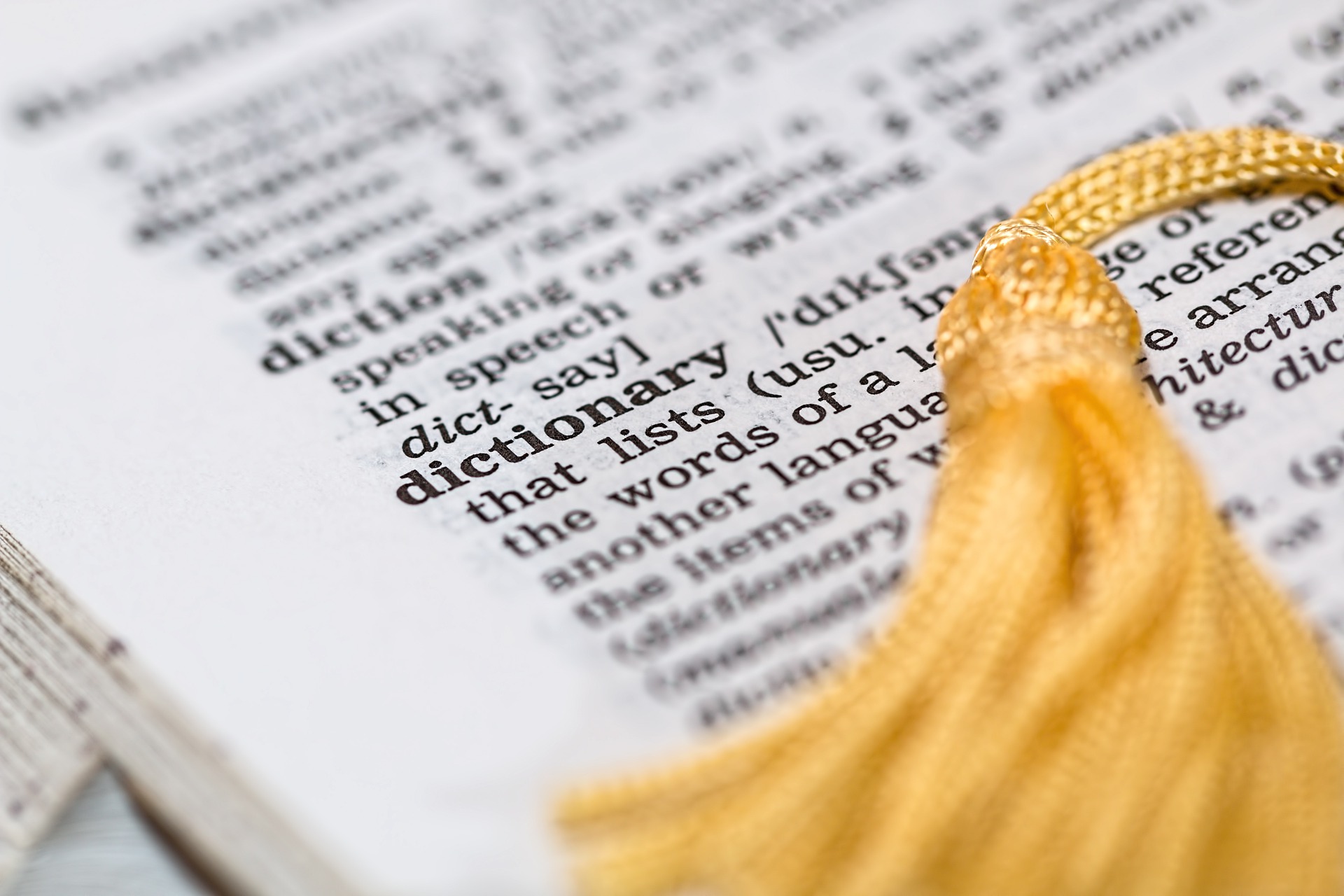 dictionary-g0c044b873_1920